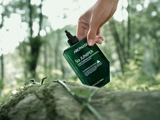 Рідкий пілінг-шампунь для шкіри голови Aromase 5&alpha; Juniper Scalp Purifying Liquid Shampoo