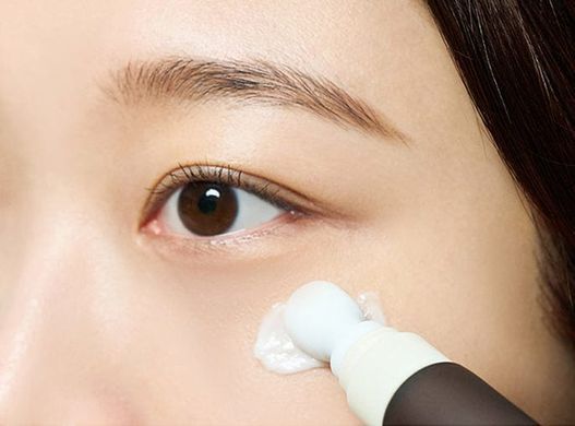 Крем під очі проти зморшок SKIN1004 Madagascar Centella Probio-Cica Bakuchiol Eye Cream