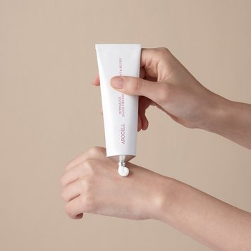 Антивіковий крем для рук з глибоким зволоженням Arocell Intensive Hand Cream 01