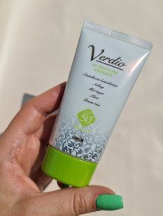 Санскрін-Есенция чутлив.шкіри VERDIO UV MOISTURE ESSENCE W/P SPF50+ PA+++