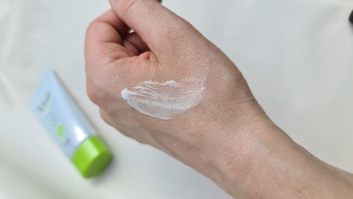 Санскрін-Есенция чутлив.шкіри VERDIO UV MOISTURE ESSENCE W/P SPF50+ PA+++
