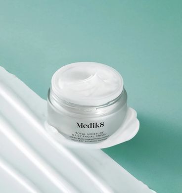 Зволожувальний та відновлювальний крем Medik8 Total Moisture Daily Facial Cream