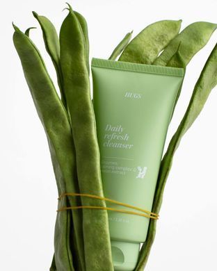 Засіб для вмивання з ензимами та заспокійливим комплексом Hugs Daily Refresh Cleanser