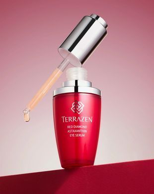 Сироватка для ревіталізації зони навколо очей з астаксантином Terrazen Red Diamond Astaxanthin Eye Serum