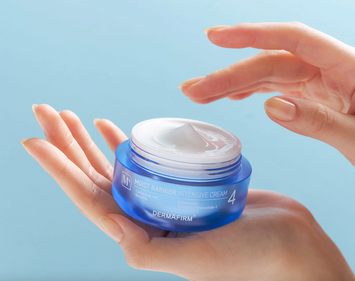 Зволожуючий крем з 6 видами гіалуронової кислоти DermAfirm Moist Barrier Intensive Cream M4