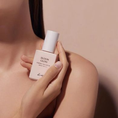 Коригуюча сонцезахисна есенція Koy Bloom Glow Sun Essence SPF50+ PA++++