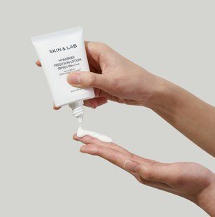 Зволожуючий сонцезахисний лосьйон SKIN&LAB Hybarrier Fresh Sun Lotion