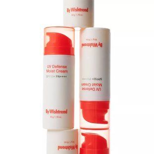 Зволожуючий сонцезахисний крем з пантенолом BY WISHTREND UV Defense Moist Cream SPF 50+ PA++++