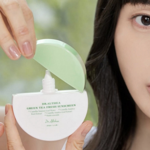 Крем сонцезахисний для чутливої шкіри Dr.Althea Green Tea Fresh Sunscreen SPF50+