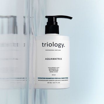 Зволожувальний шампунь для всіх типів волосся Triology. Aquamatrix
